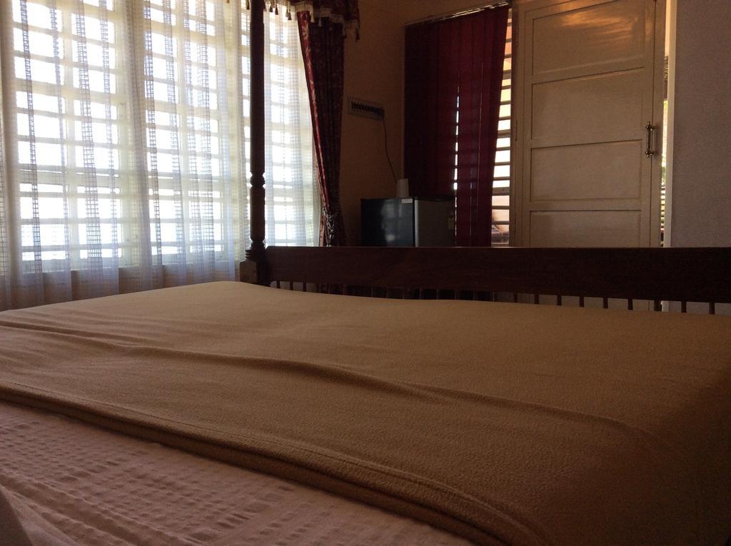 Palm Tree Anex Hotell Varkala Rum bild