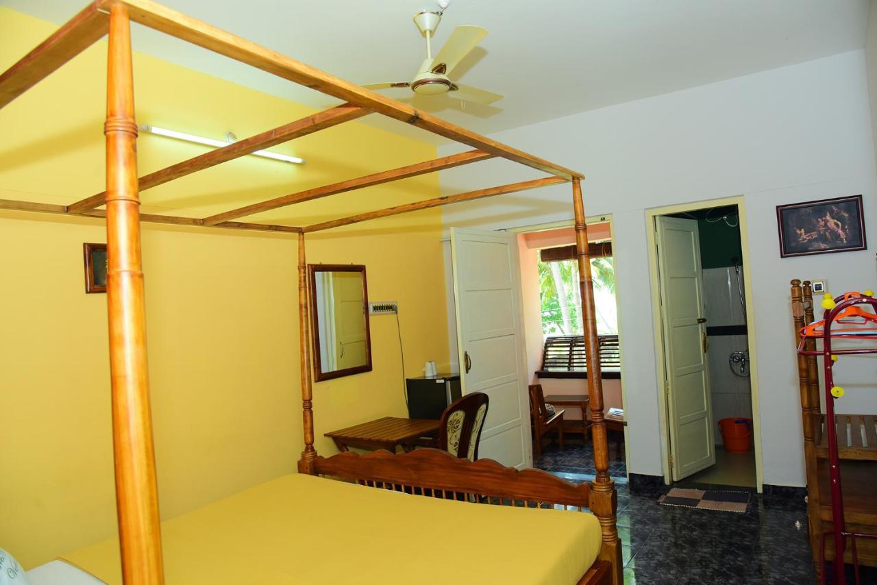Palm Tree Anex Hotell Varkala Exteriör bild